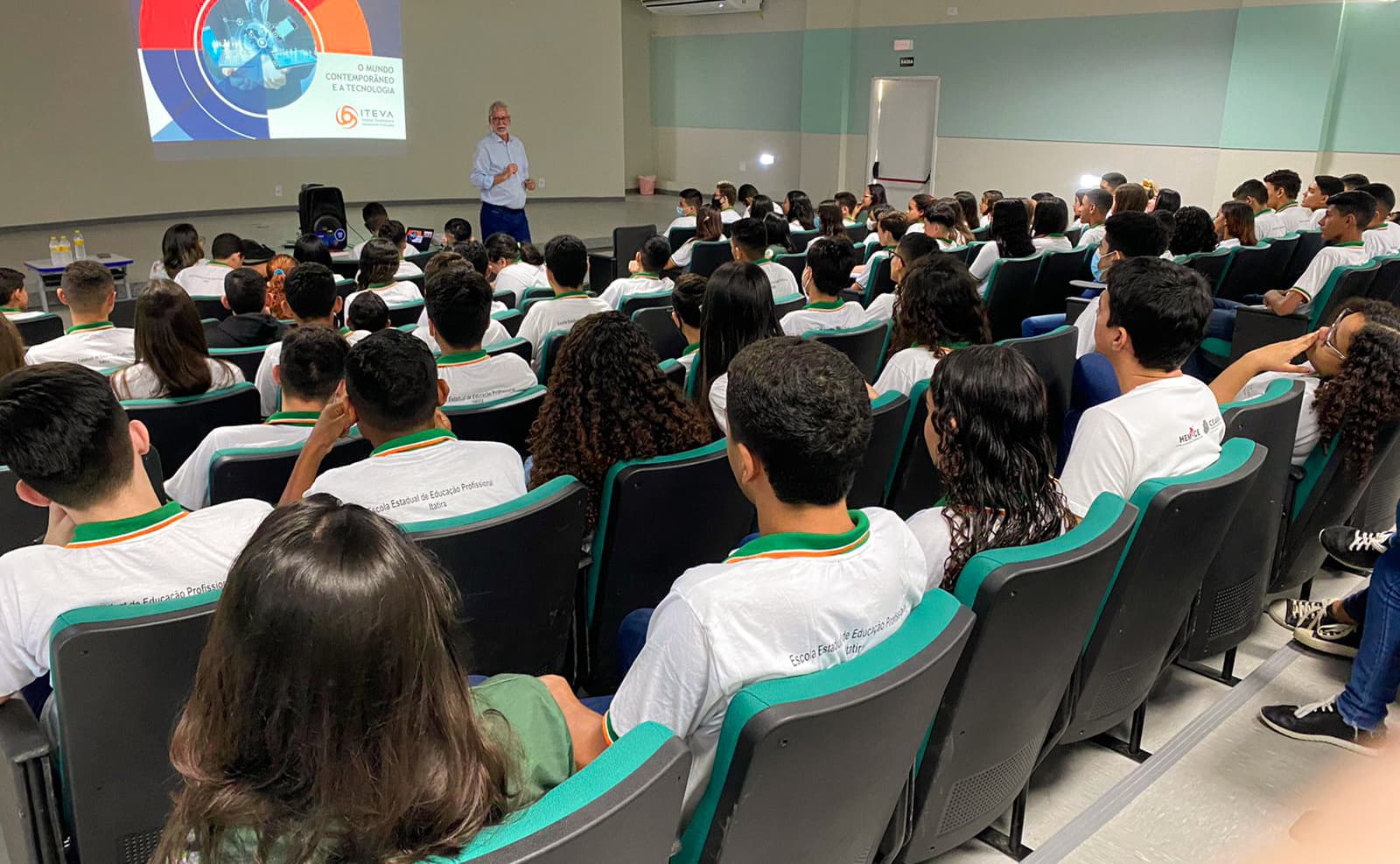 Representantes do Iteva realizam 1ª atividade do Programa Midiacom no município de Itatira